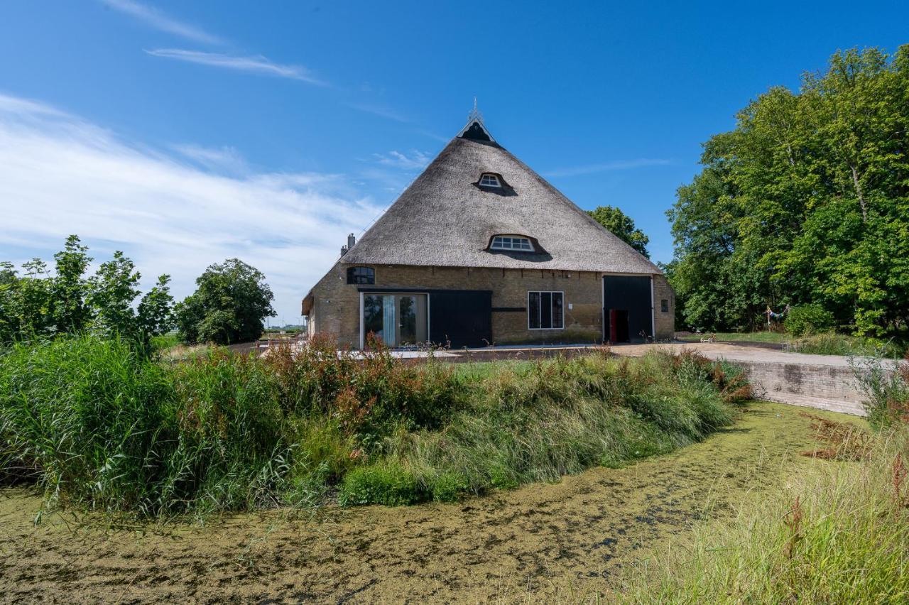 Appartement De Dageraad In Monumentale Boerderij Kimswerd Exterior photo